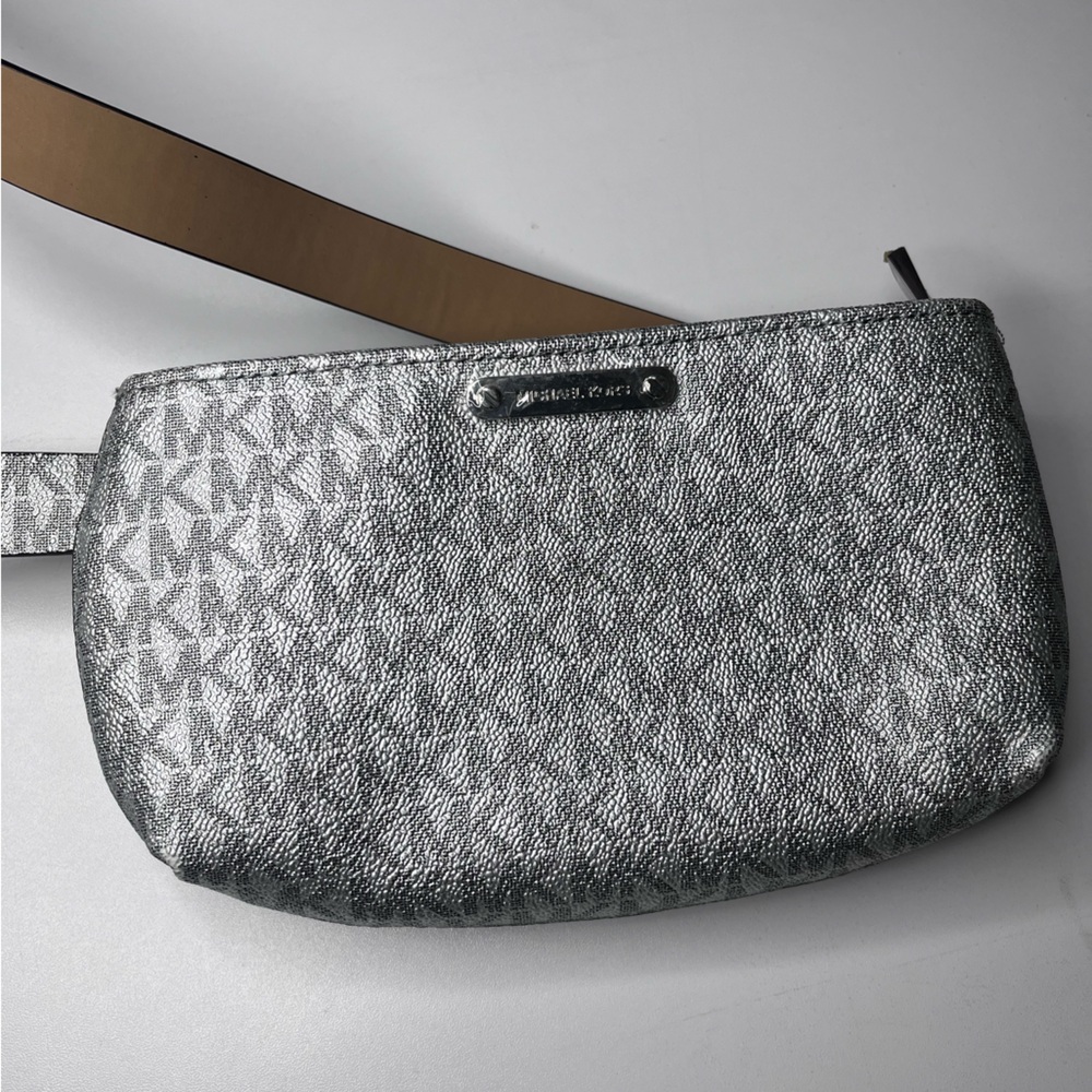 Michael Kors Silver Textured Belt Wallet | Fanny Pack Bag